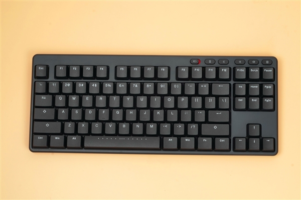 ikbcs200機(jī)械鍵盤(pán)圖賞 無(wú)線雙模與TTC矮紅軸的便攜辦公之選