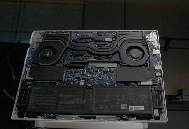 AMD銳龍AI 9領(lǐng)銜，2.5K 165Hz電競(jìng)屏加持 華碩天選Air全線拉滿的次世代游戲本